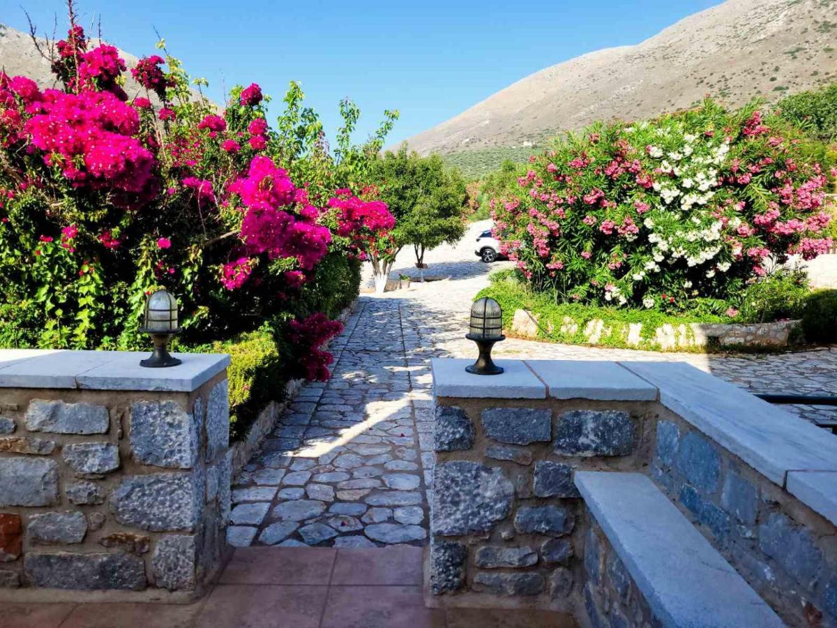Althea Village Areópoli Rom bilde